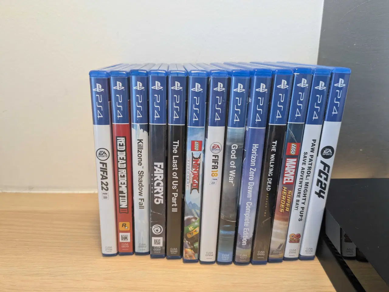 Billede 2 - PlayStation 4, med 3 controller + 13 spil