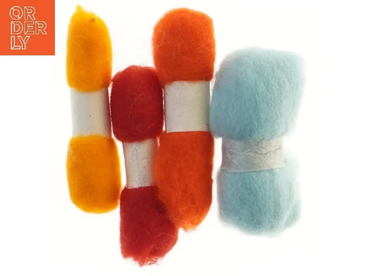 Billede 1 - Farvet uld til håndarbejde (str. 14 cm)