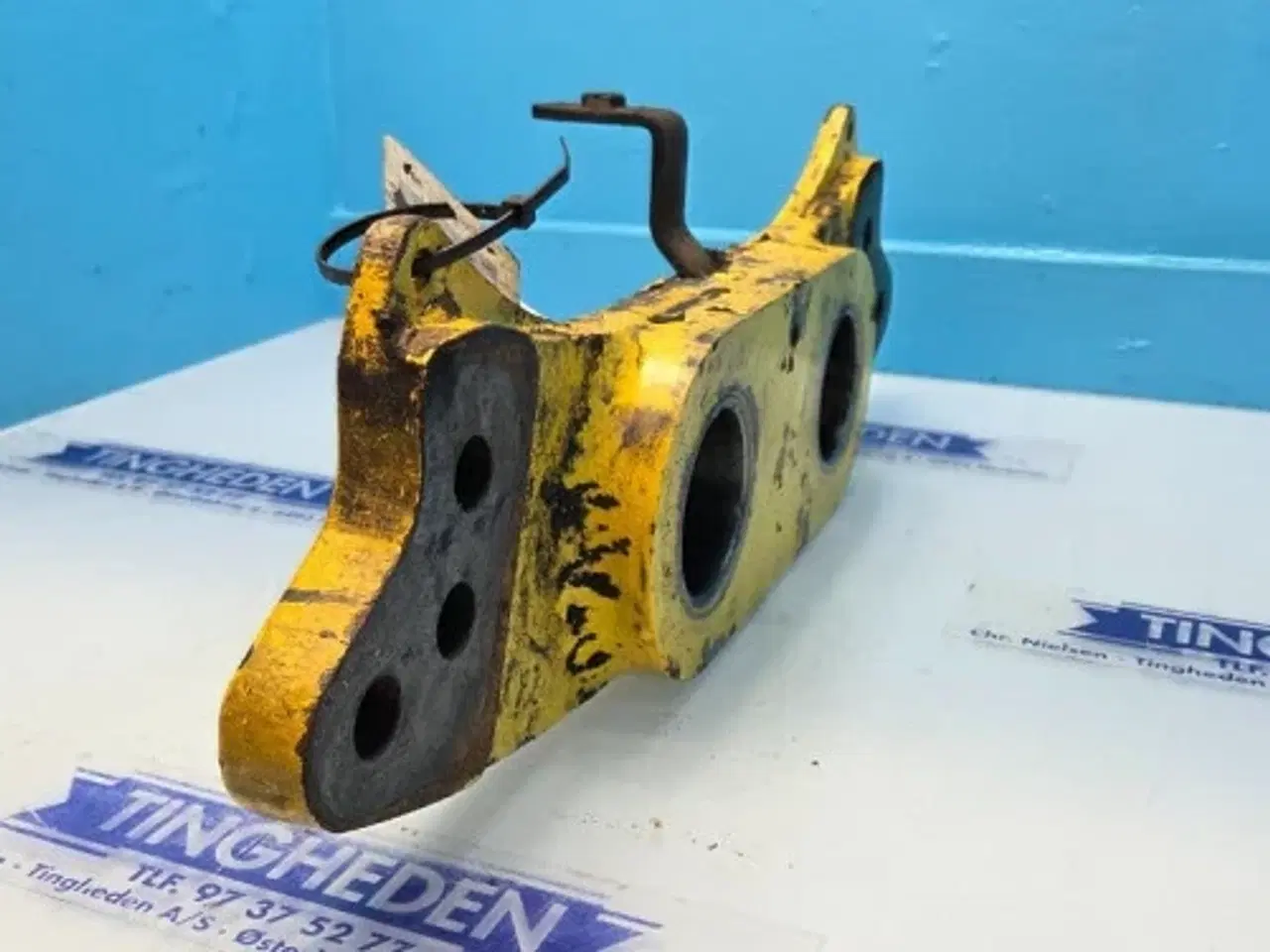 Billede 3 - New Holland LB115B Fastspændingsplade 85803617