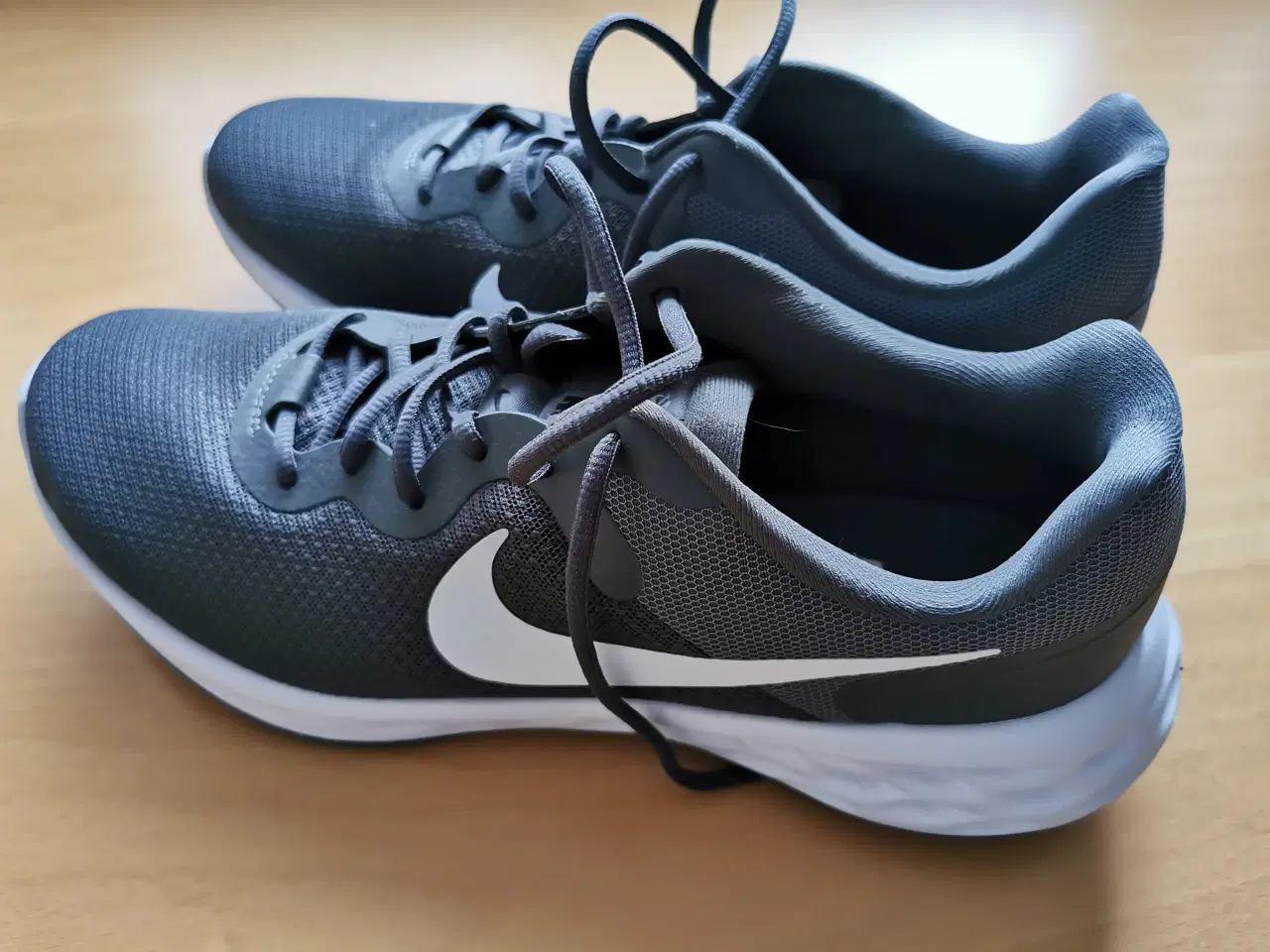 Billede 1 - Nike løbesko Runswift