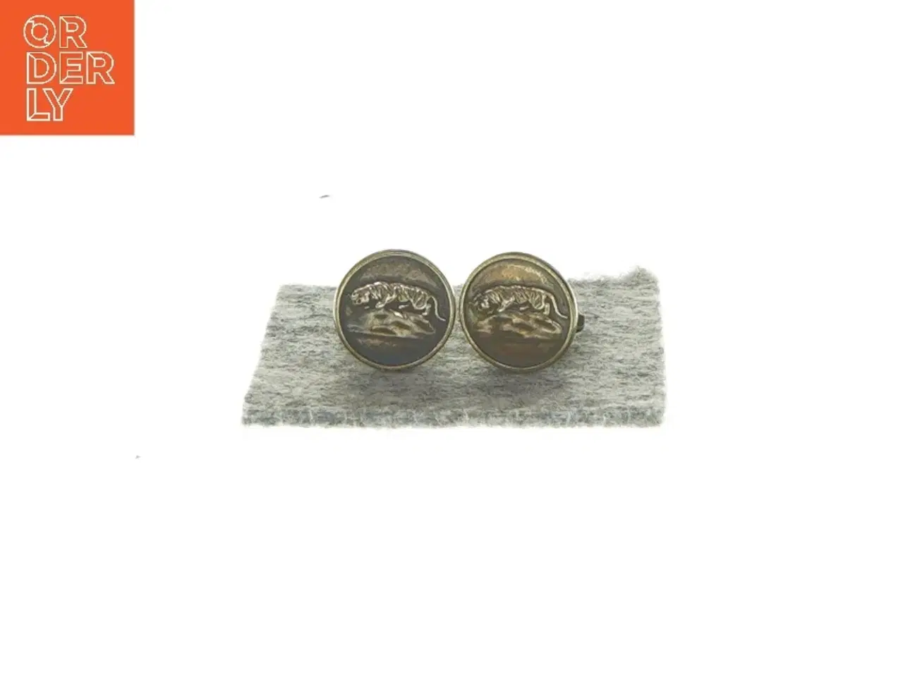 Billede 1 - Manchetnapper med løvemotiv