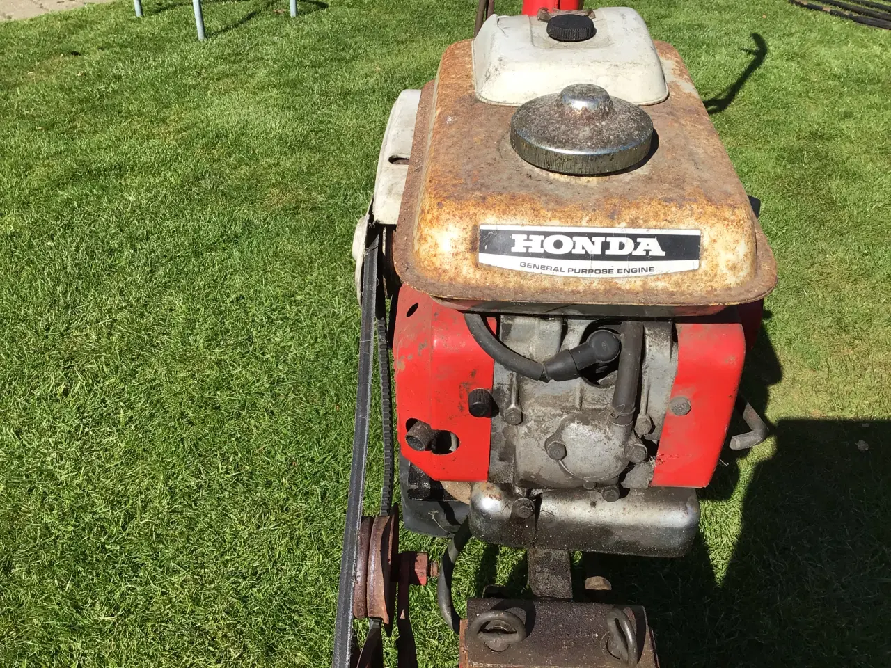 Billede 2 - Fejemaskine med Honda motor