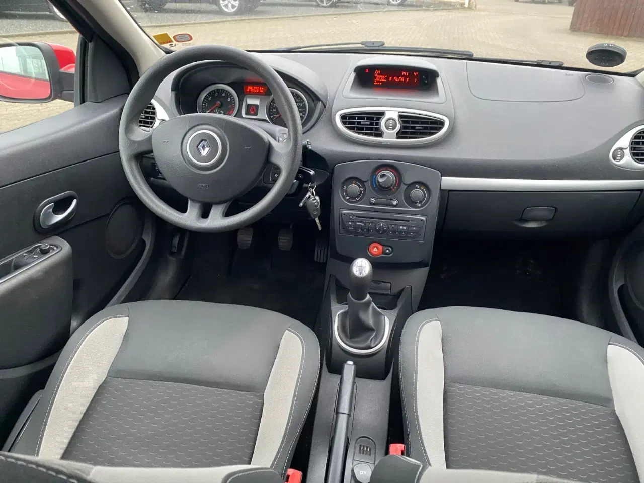 Billede 12 - Renault Clio III 1,2 16V Authentique