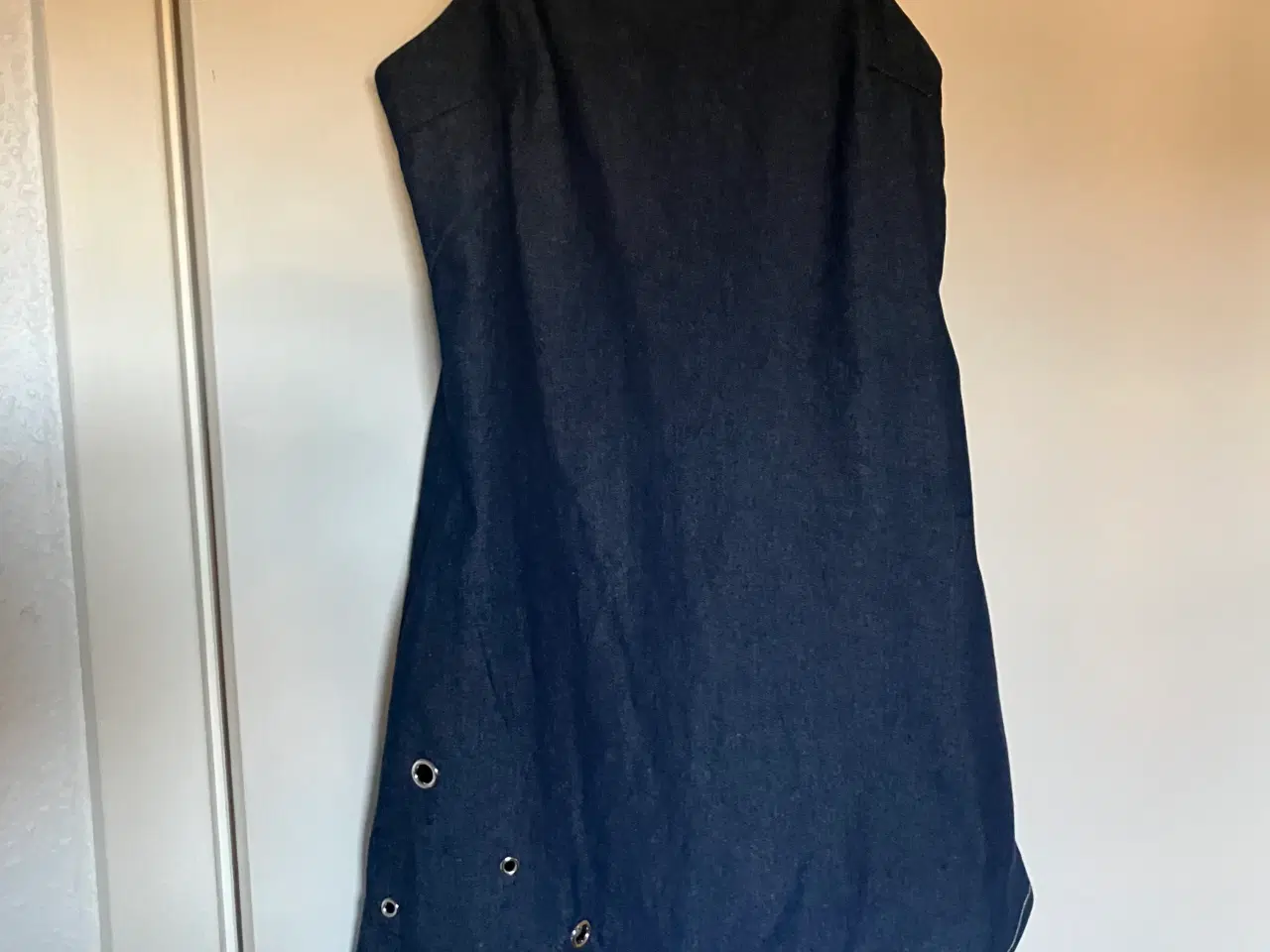 Billede 6 - Kjole i cowboystof med regulerbare stropper