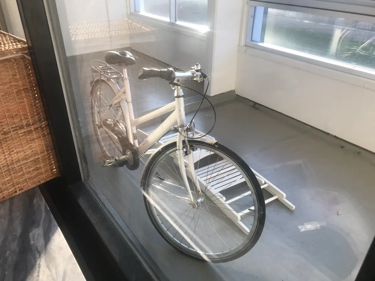 Billede 3 - Hvid dame/pige cykel