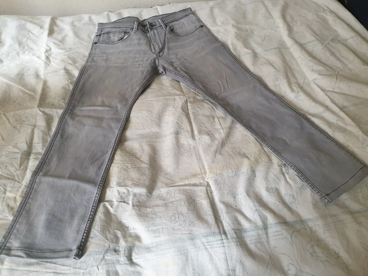 Billede 1 - Jeans, Levi Strauss & Co, str. 34, Lysegrå, Ubrugt