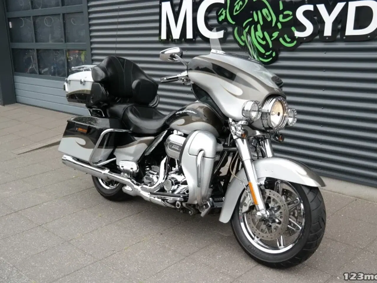 Billede 2 - Harley-Davidson FLHTCUSE CVO Electra Glide Ultra Classic MC-SYD       BYTTER GERNE
