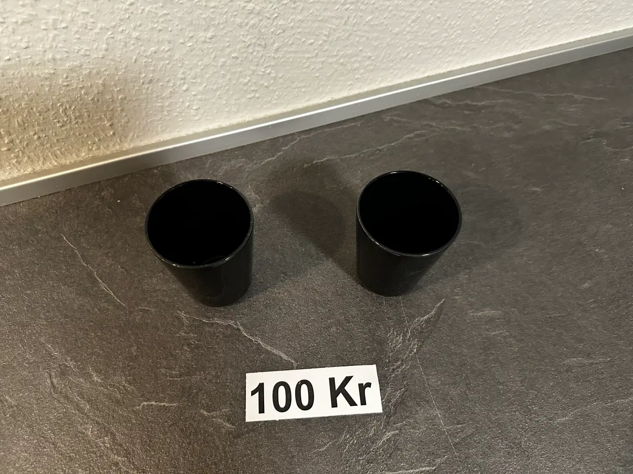 Billede 2 - Sorte drikkekrus 2 stk.