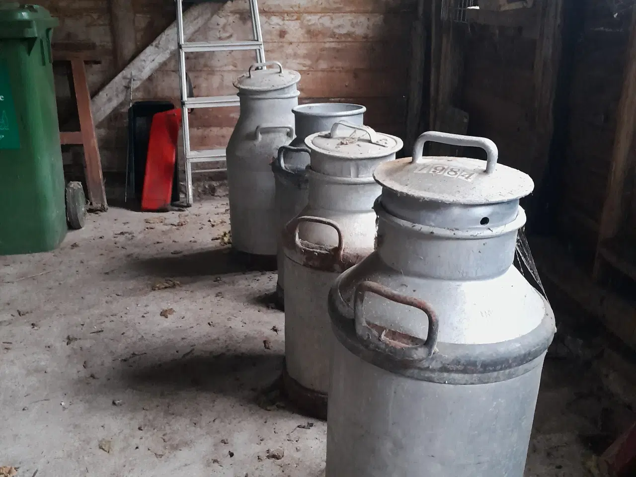 Billede 3 - Mælkejunge/mælkespand.