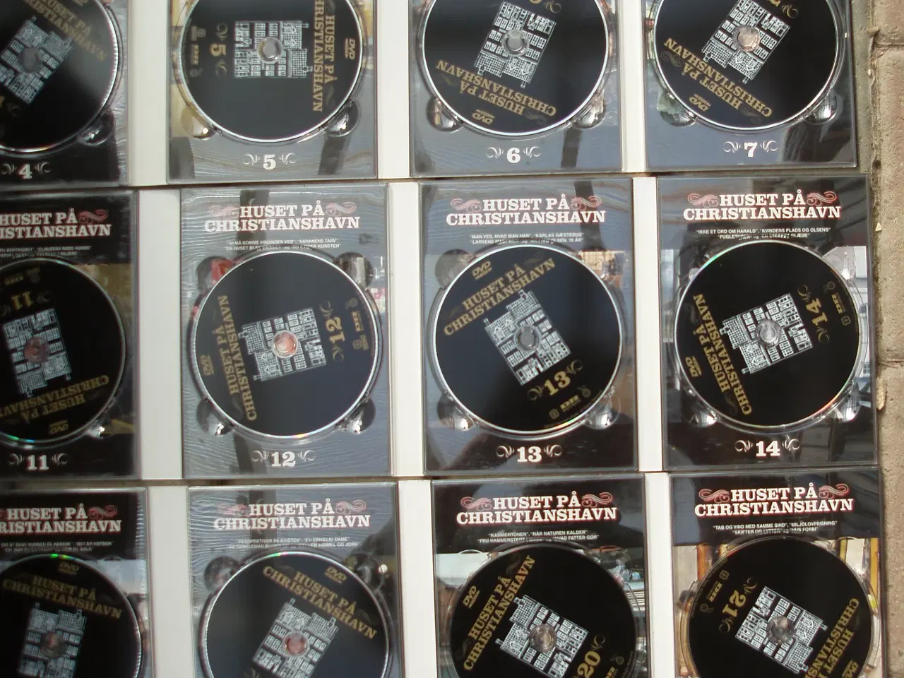 Billede 3 - Huset på Christianshavn DVD-boks