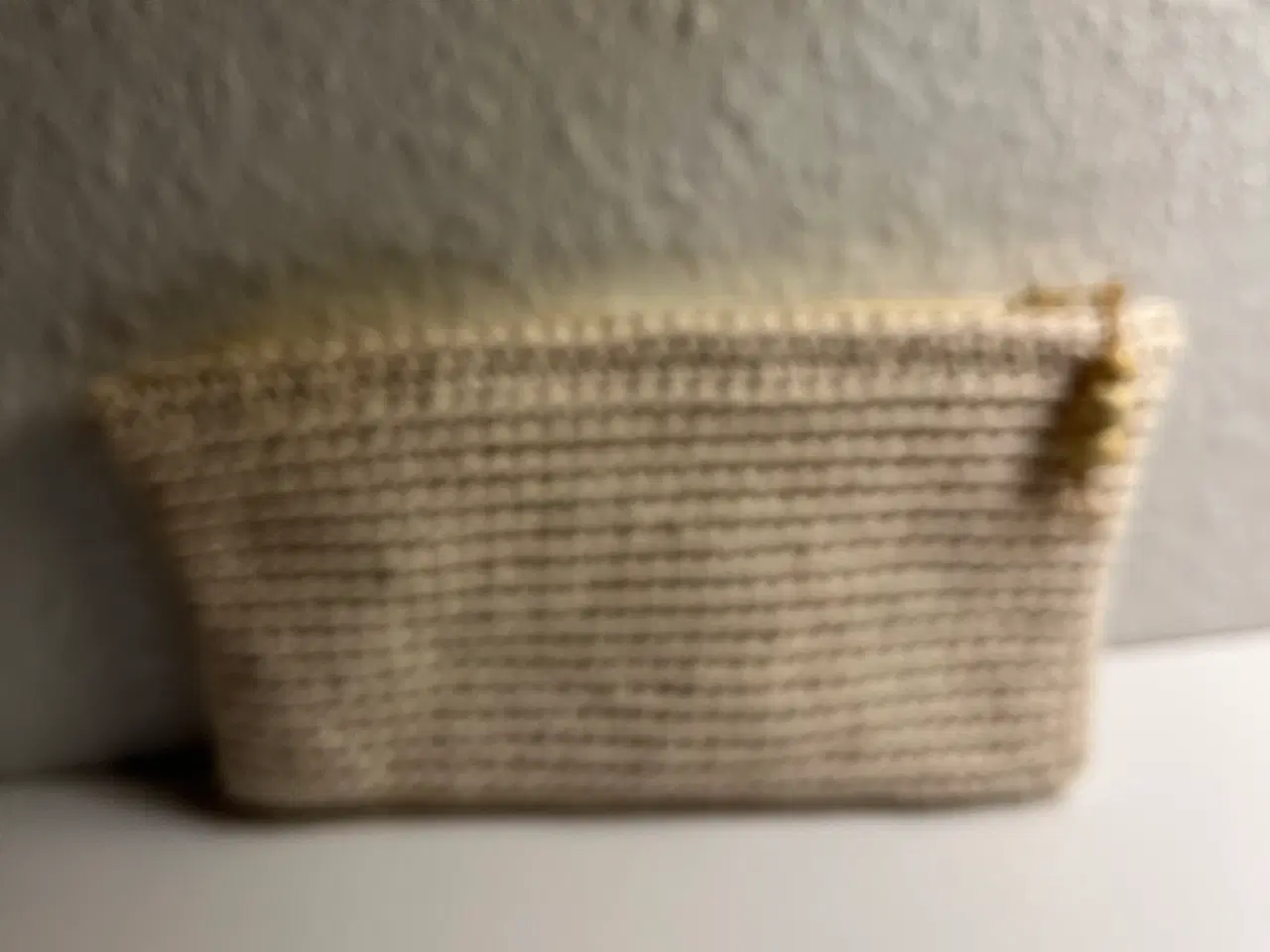 Billede 1 - Hæklet clutch med for