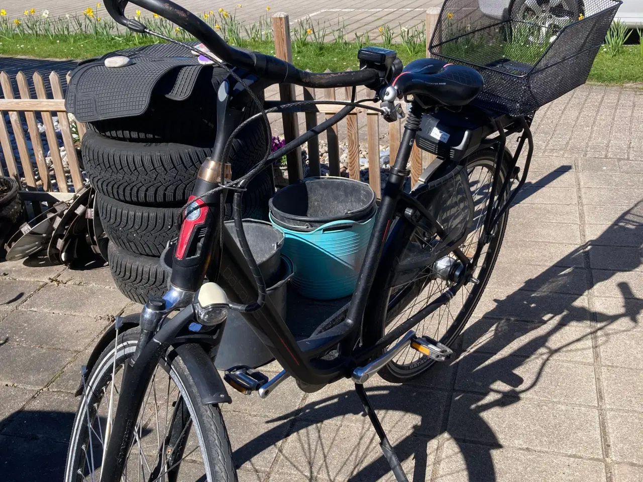 Billede 1 - ældre dame men pæn og velholt