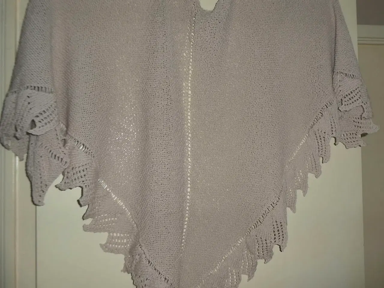 Billede 1 - Nyt håndstrikket sjal