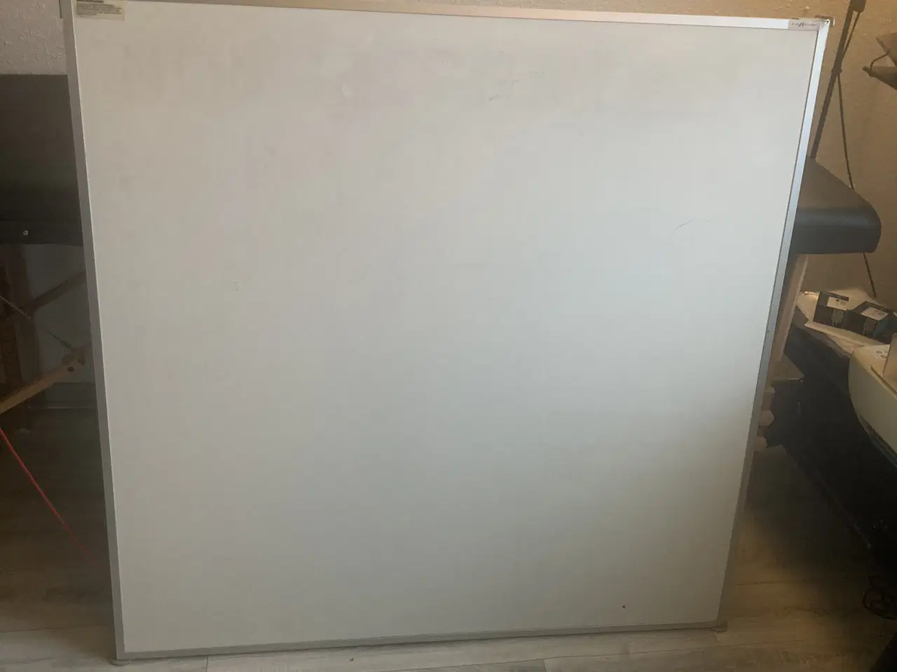 Billede 1 - Whiteboardtavle 120x120 - Vægmodel