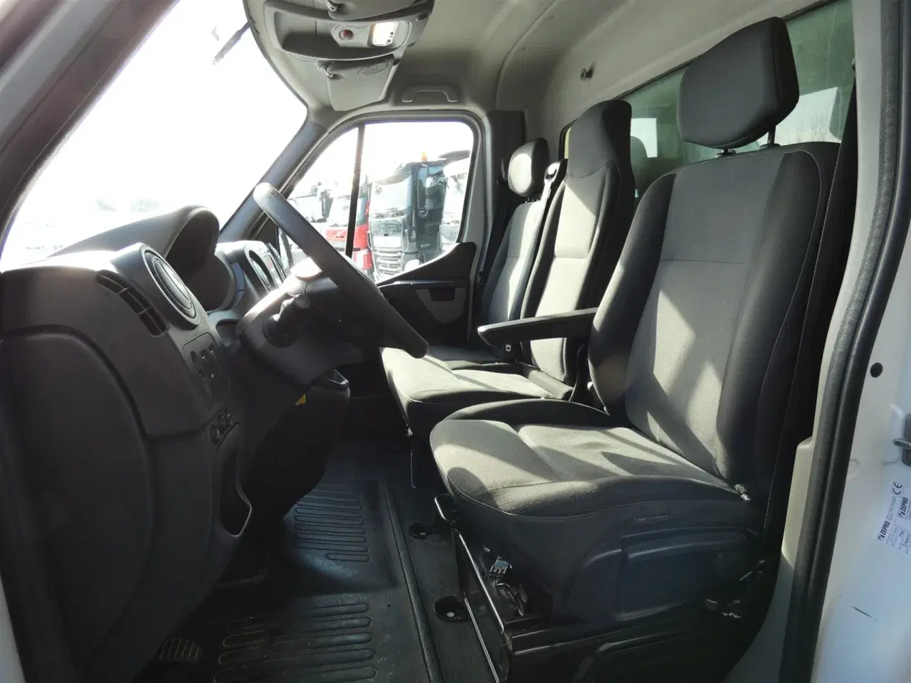 Billede 10 - Renault Master T35 L2H1 Brobil m/6 pallers lift. 2,3 DCI 130HK Ladv./Chas. Man.