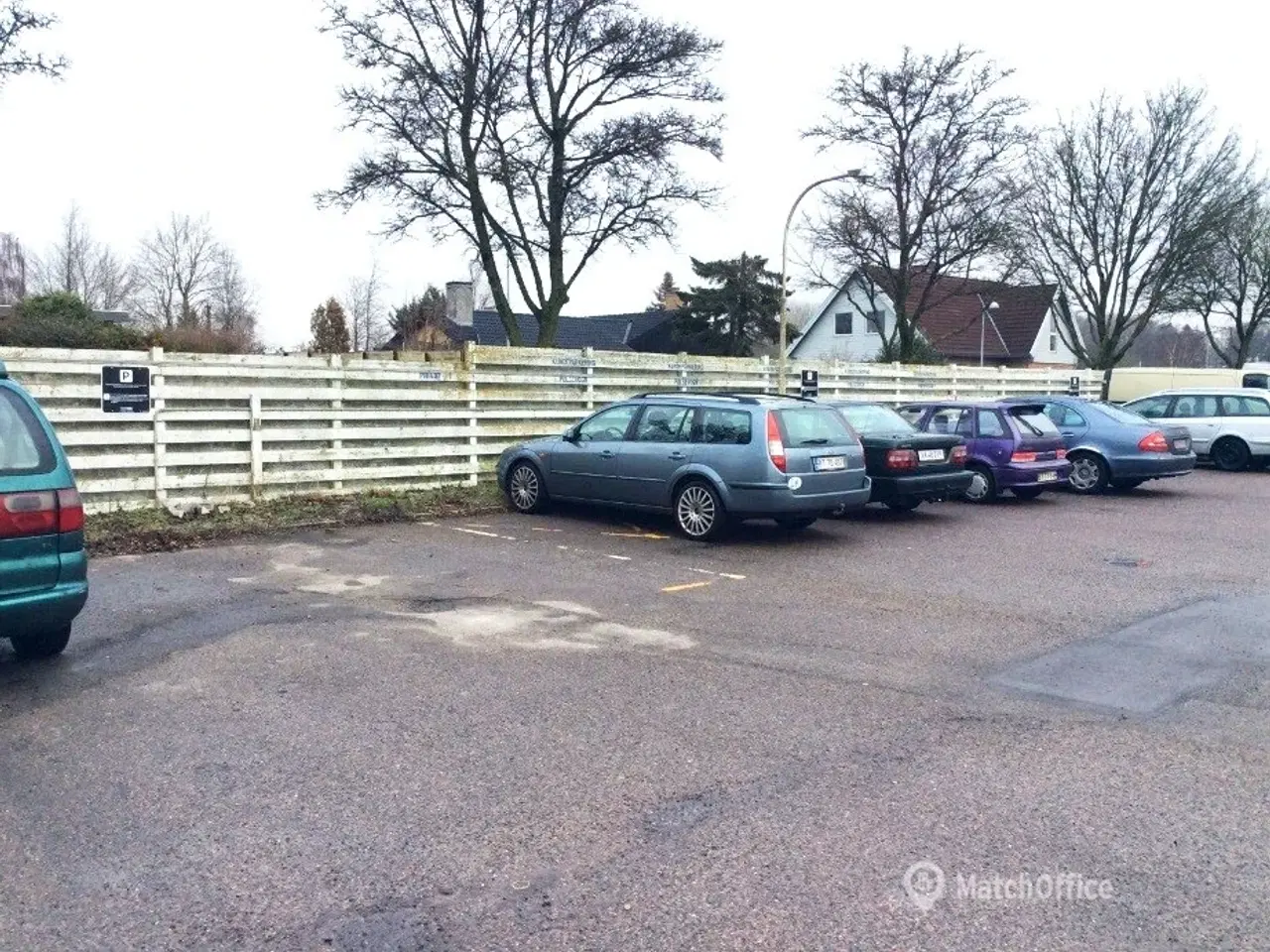 Billede 1 - Parkeringsplads til leje på Q8 Motelvej 28, 4000 Roskilde