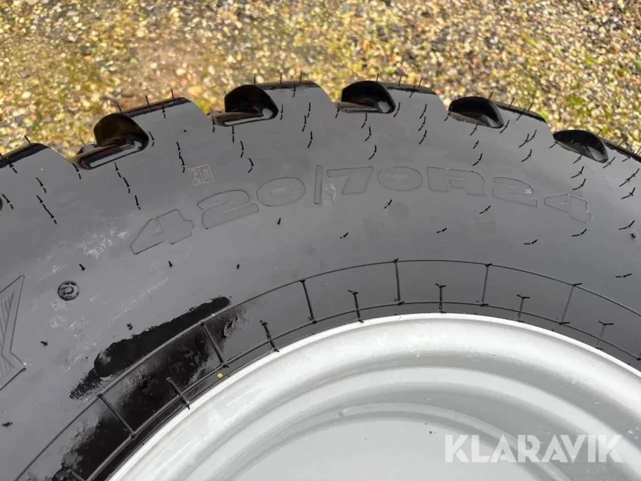 Billede 8 - Traktor Massey Ferguson 1747 4WD + Ekstra hjulsæt