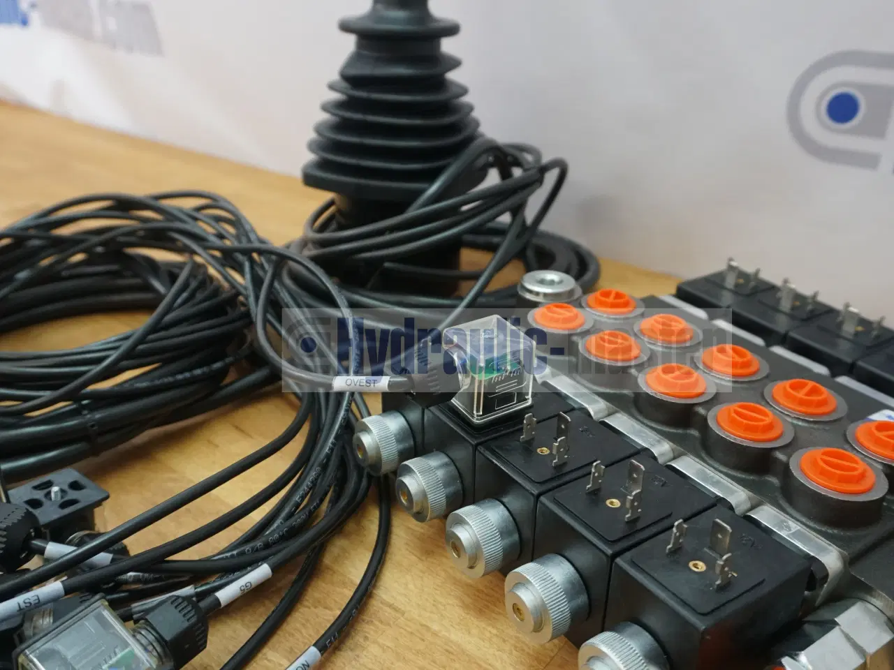 Billede 6 - Joystick 7 knapper + Monoblock Vave 5-spool 80 l/m