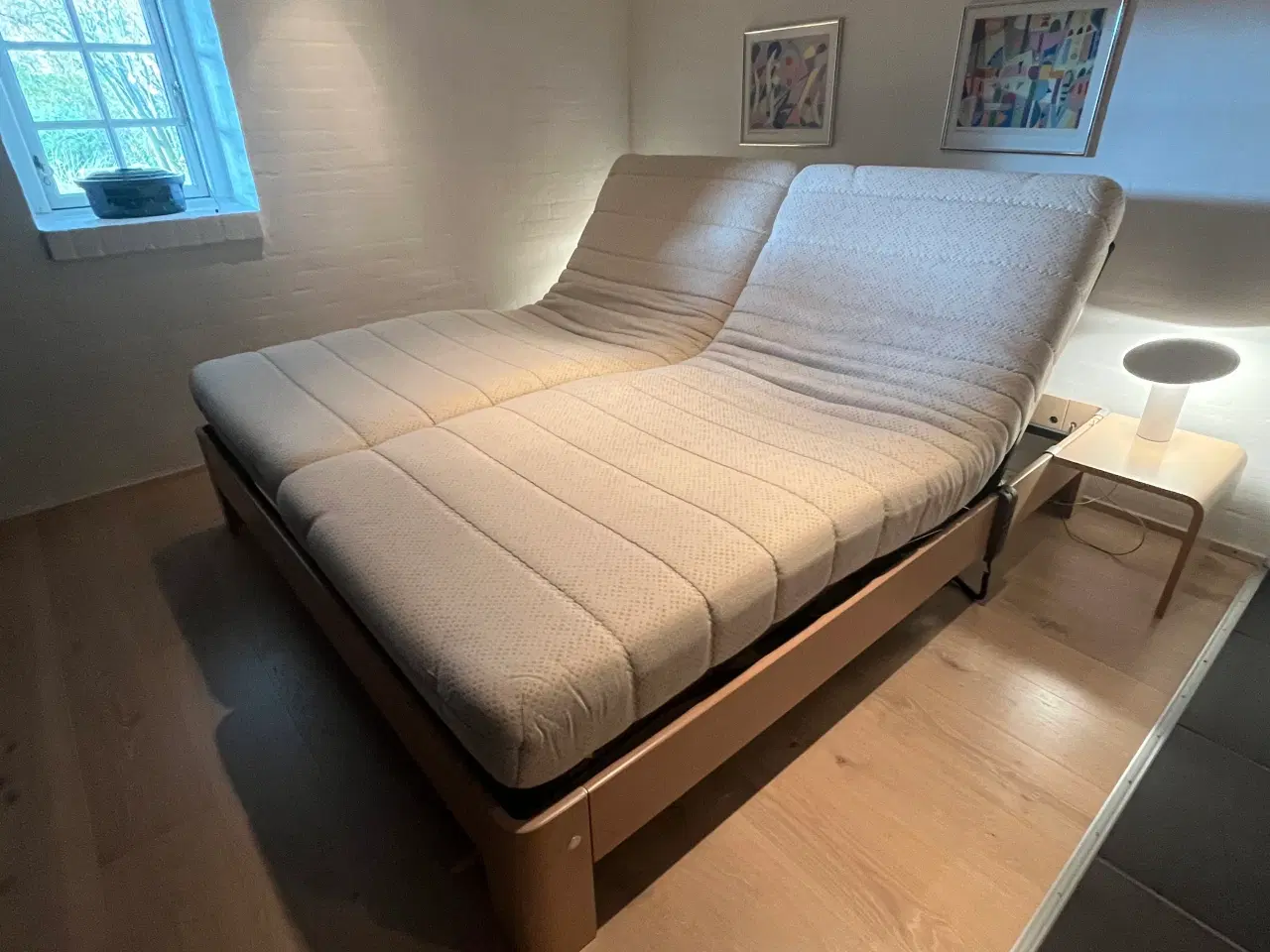 Billede 5 - Stor lækker velholdt elevationsseng fra Auping
