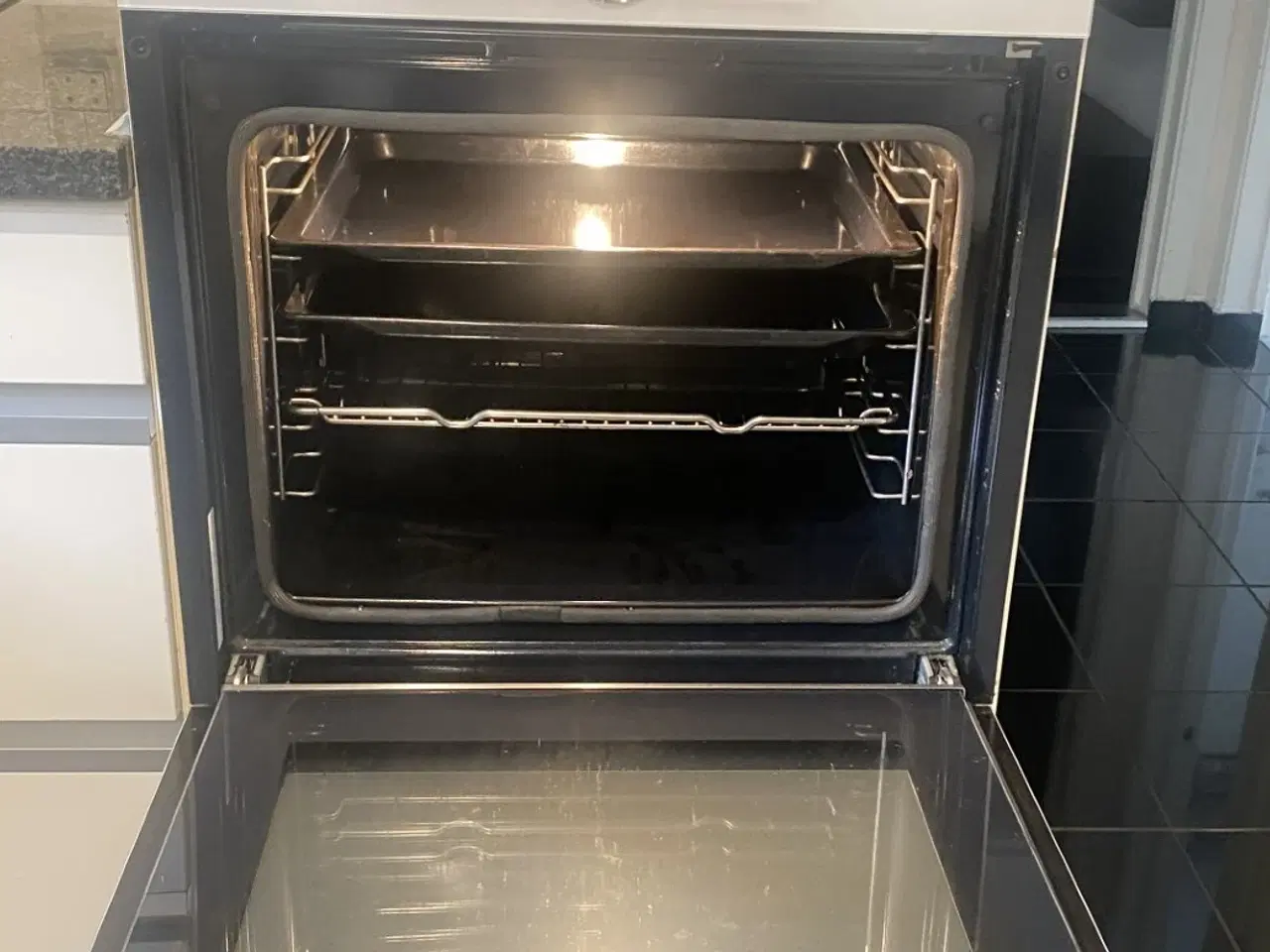 Billede 7 - Bosch indbygningsovn HBG676EW1