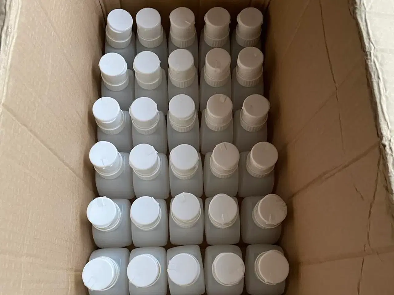 Billede 8 - 35 negleflasker, 250 ml. flaske m. pumpe