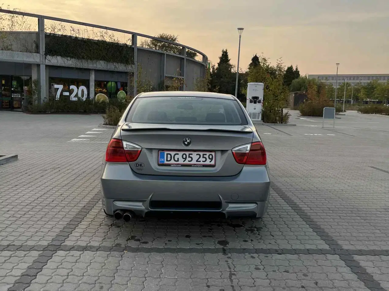 Billede 4 - Yderst velholdt og fin BMW 320D