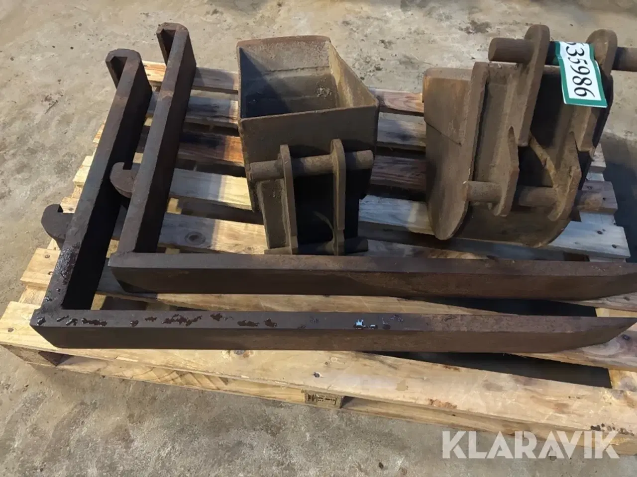 Billede 11 - Pallegafler og to rendeskovle