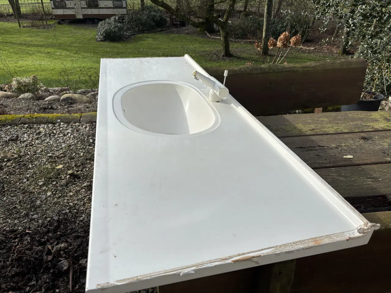 Billede 1 - Bordarrangement med vask