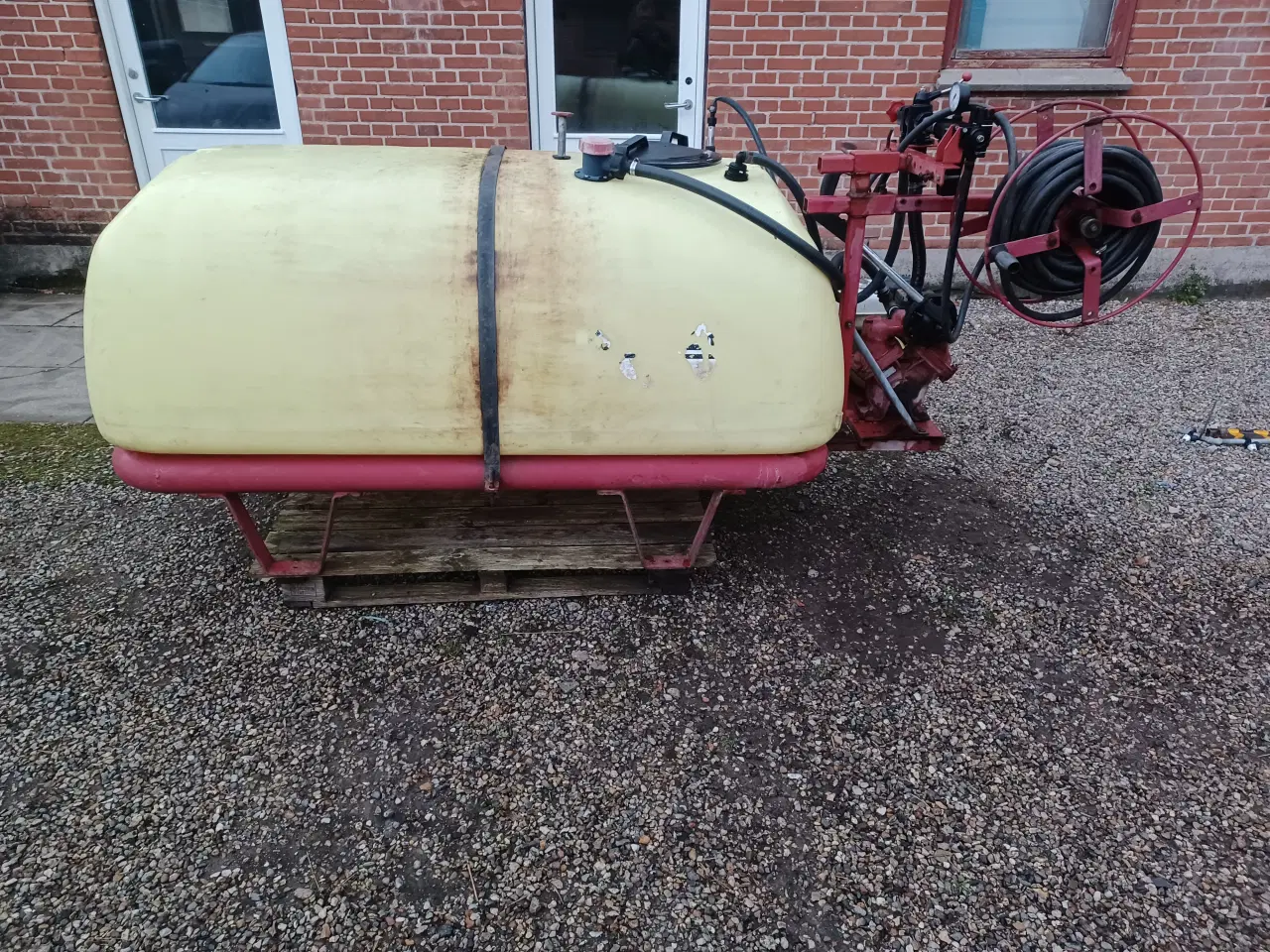 Billede 1 - Hardi 1500 L med pumpe og Honda motor