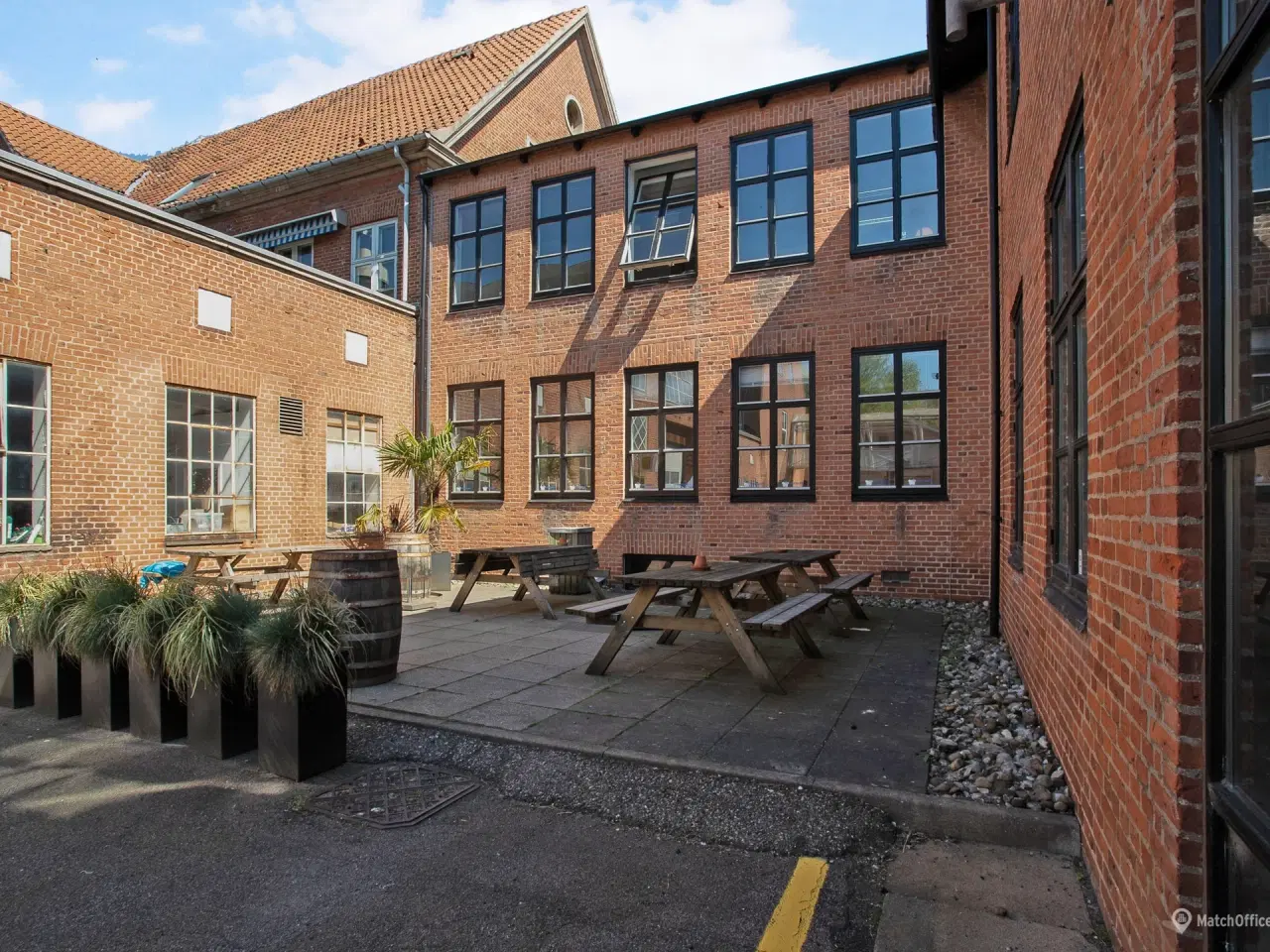 Billede 2 - Stort lyst kontor