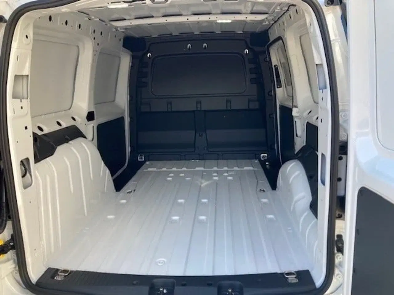 Billede 3 - VW Caddy Maxi 2,0 TDi 122 DSG Cargo