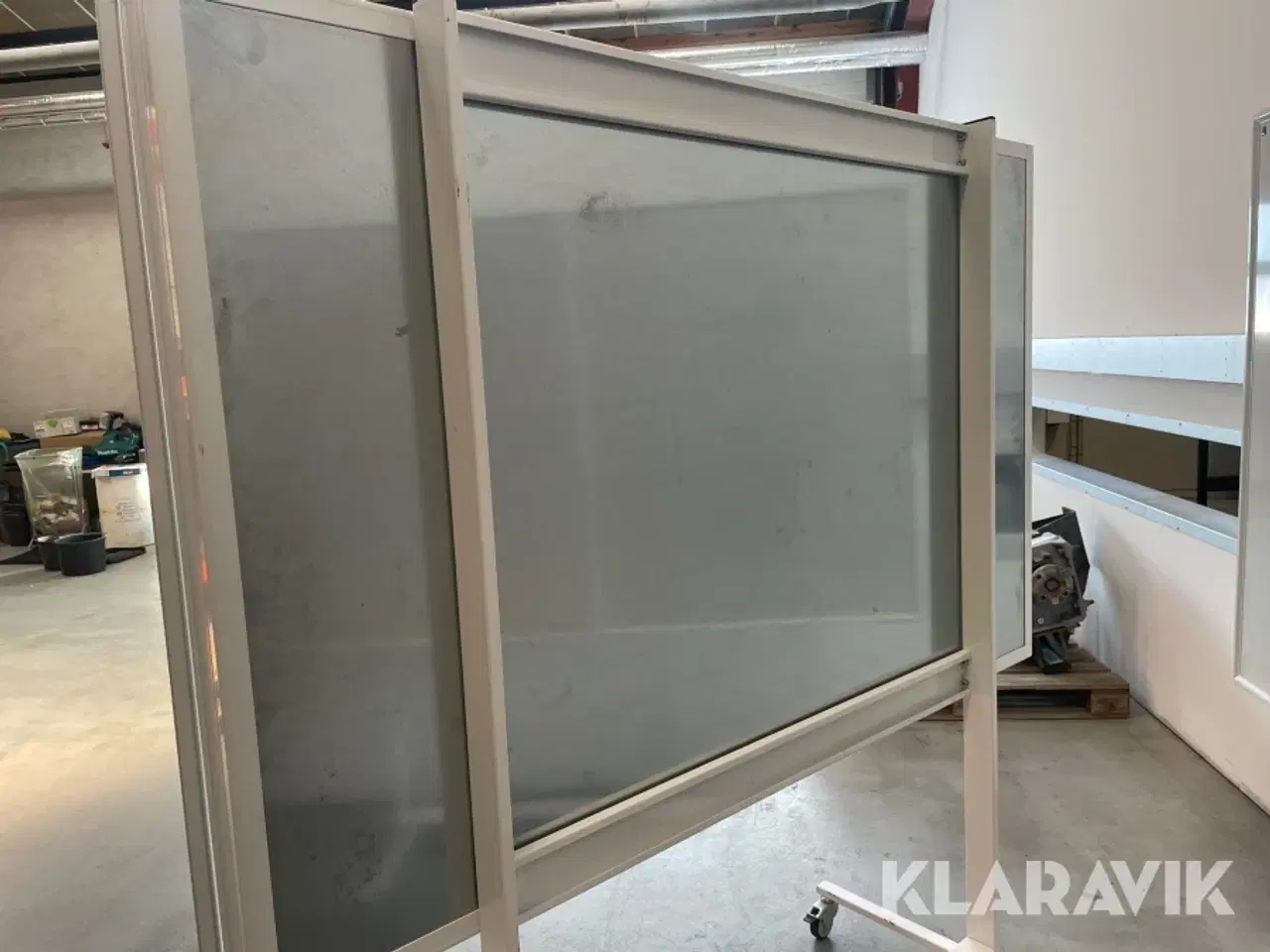 Billede 10 - Whiteboards, printer og bord