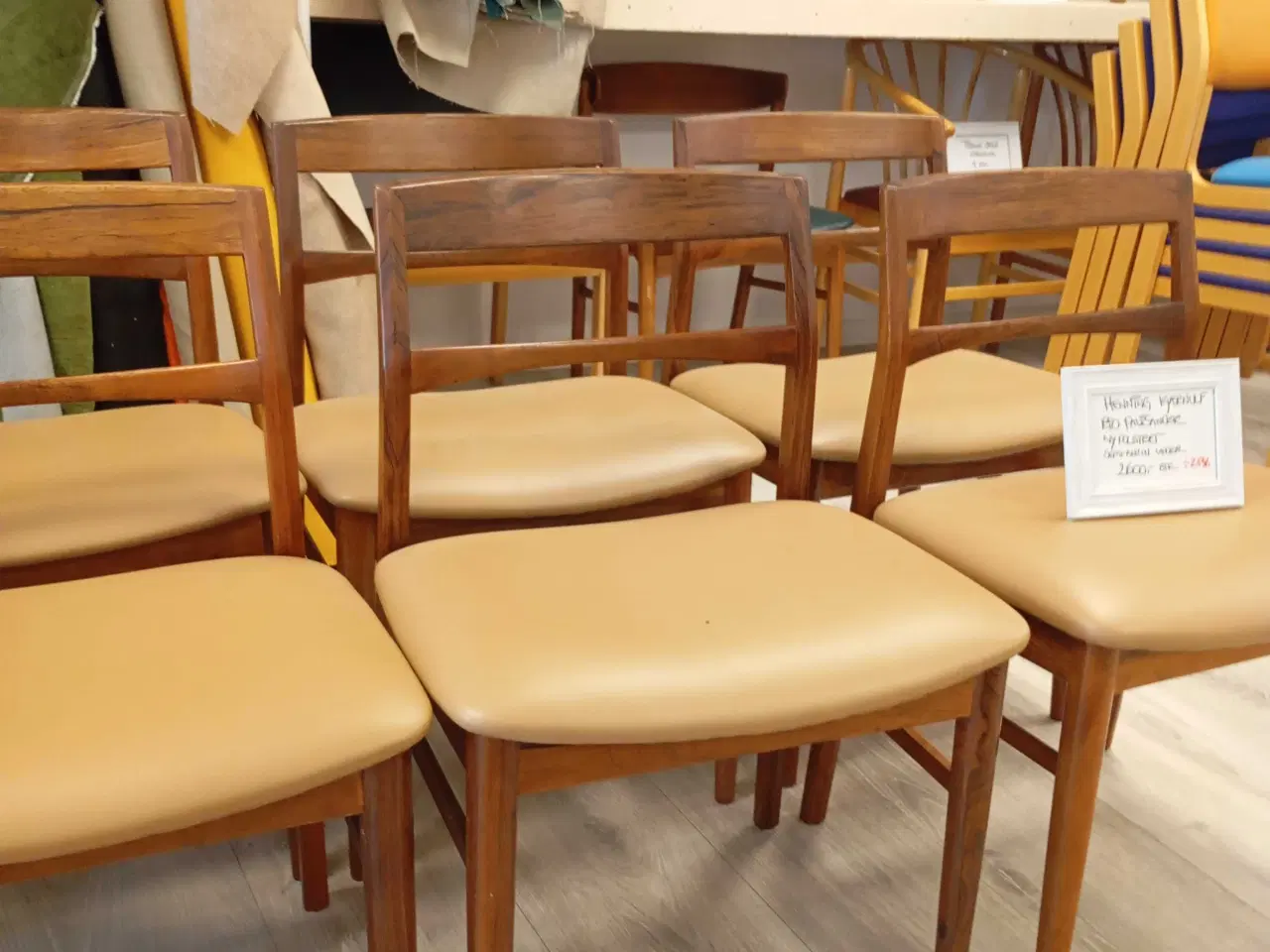 Billede 2 - Smukke palisander stole- af Henning Kjærnulf.