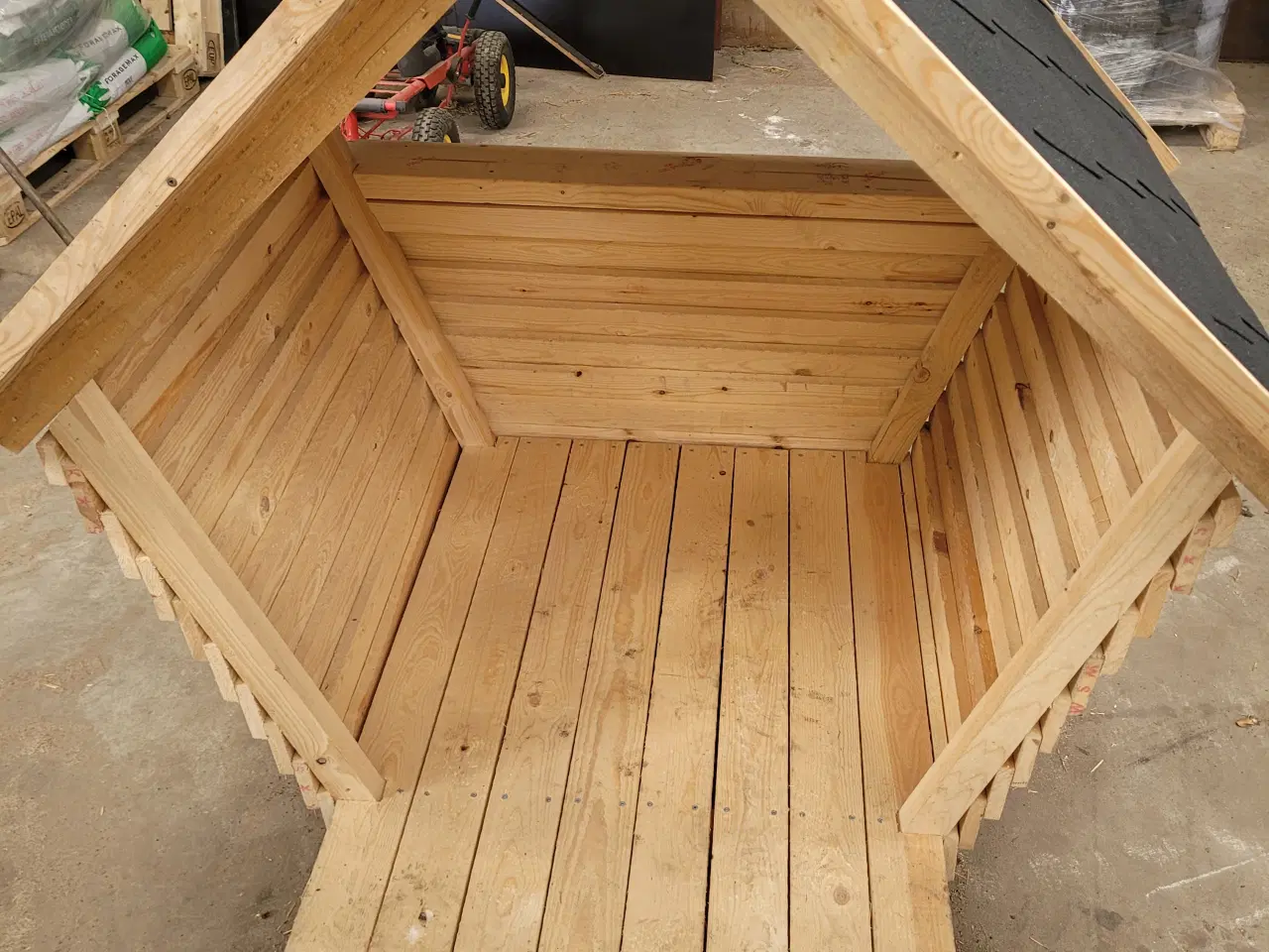 Billede 2 - Legehus til mindre børn