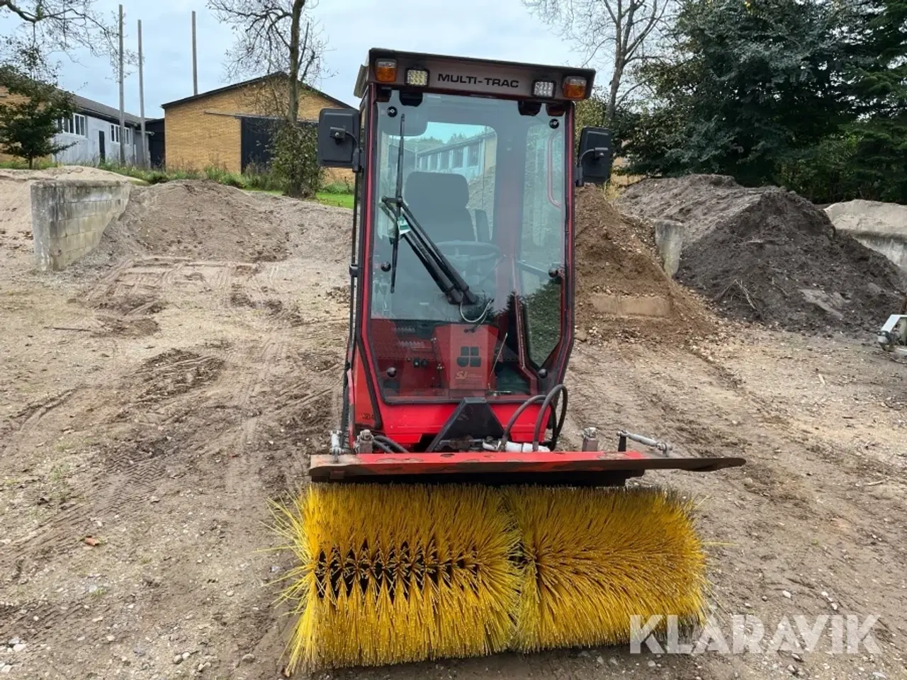Billede 5 - Redskabsbærer Multi Trac L327-4