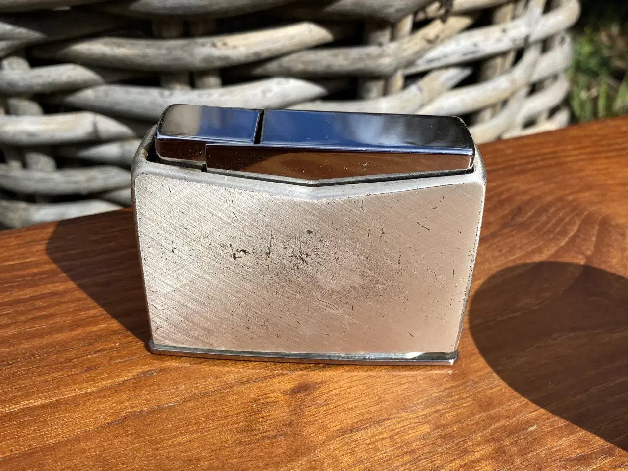 Billede 1 - Fisher Butane: En bordlighter af dette mærke (højd