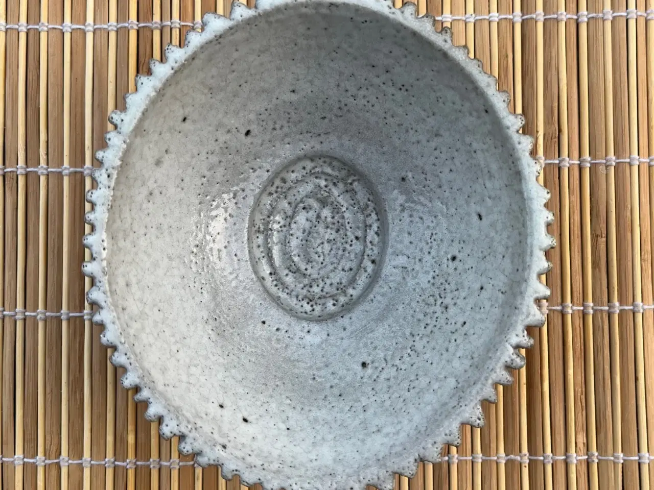 Billede 5 - Skulpturel Unika Stentøjsskål af Conny Thim (CT)