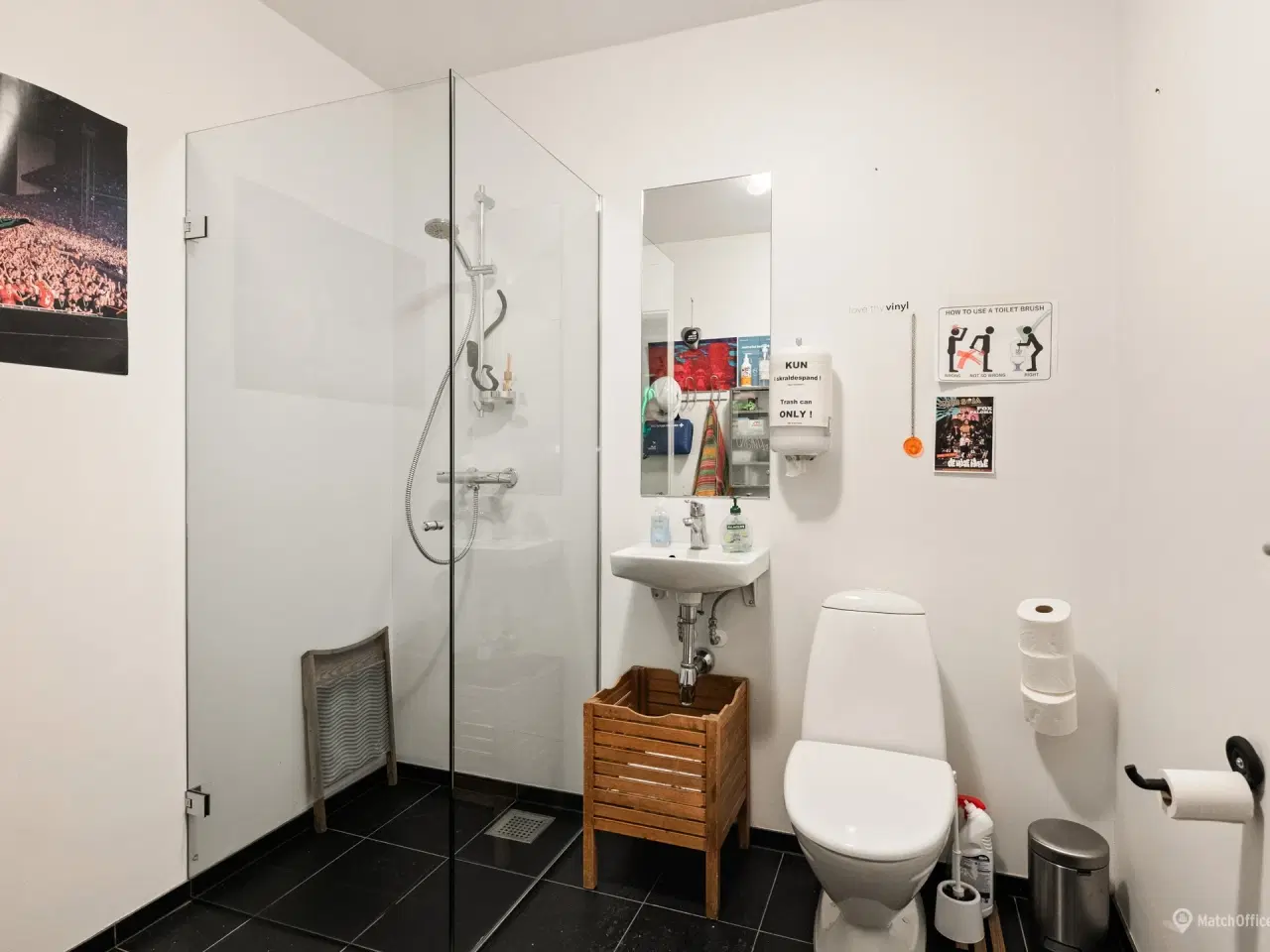 Billede 7 - Kontor- lager- og produktionslejemål med to porte i gadeniveau.