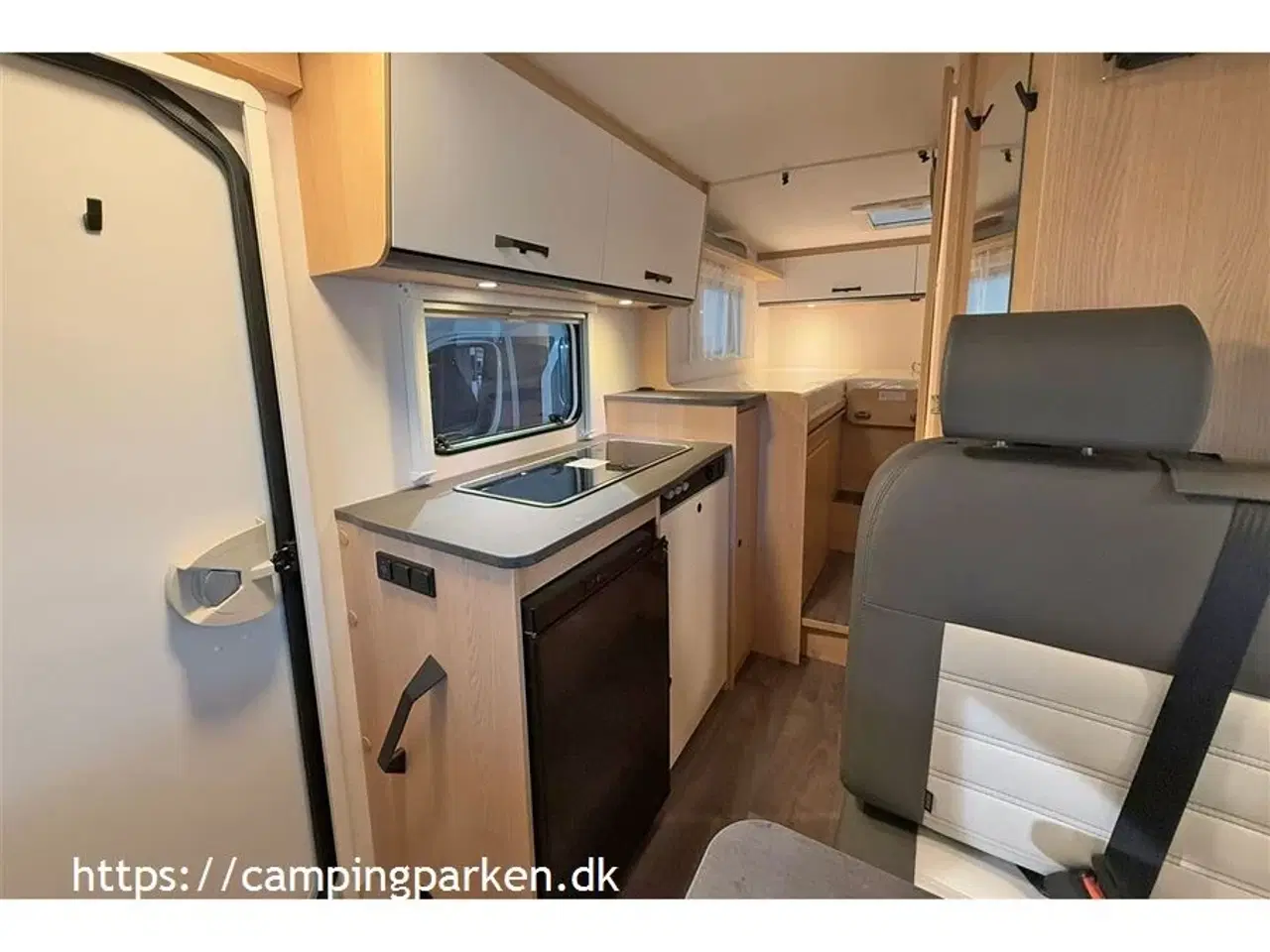 Billede 7 - 2025 - SunLight VAN V66 Adventure   Sunlights populære smalle Van med enkeltsenge - 140hk og automatgear!