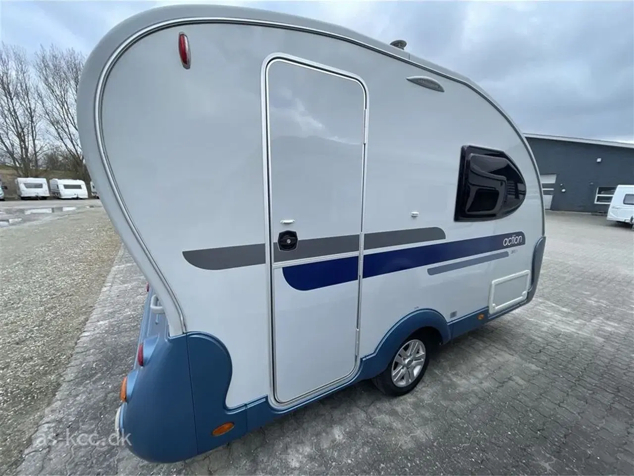 Billede 2 - 2013 - Adria Action 361 LH   Adria Action 361 LH årg. 2013 3 sovepladser 5 siddepladser Walker fortelt.