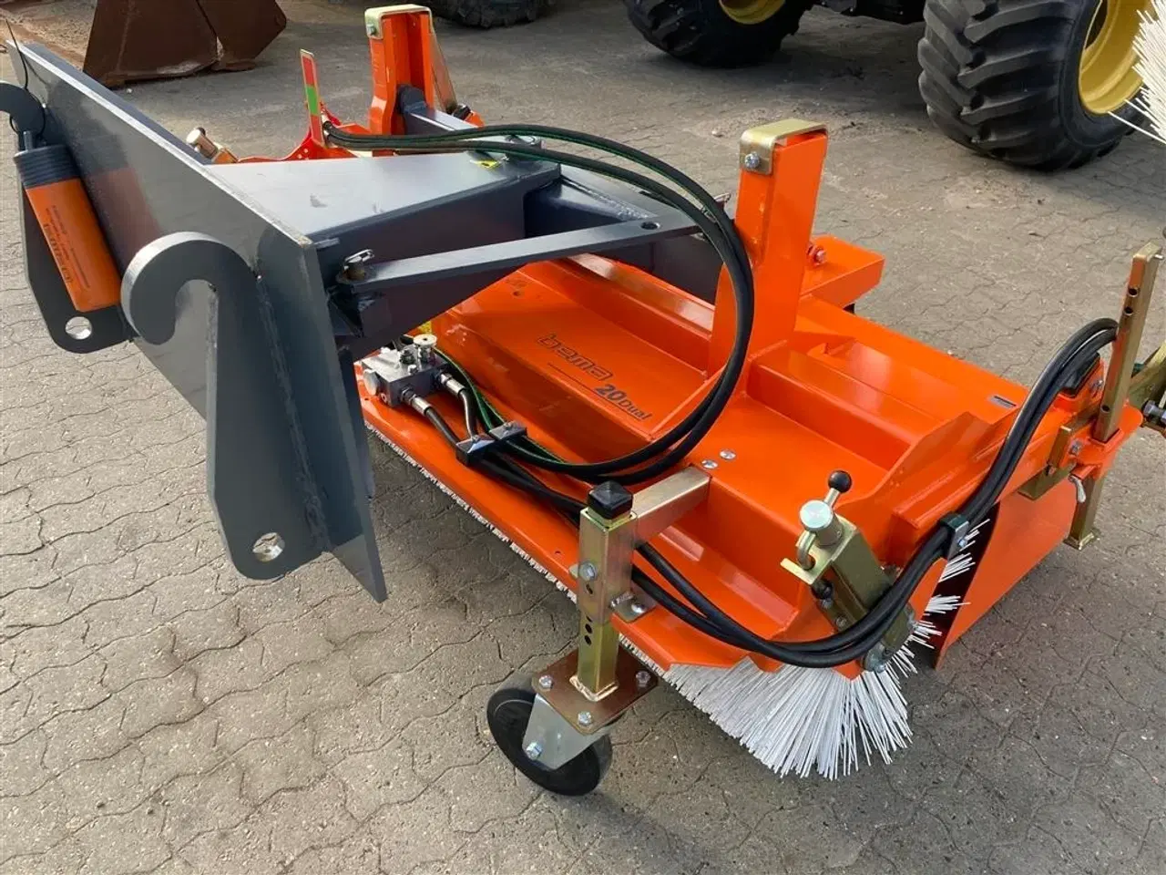 Billede 3 - Bema 20-1550 Monteret med opsamlerkasse og sidekost