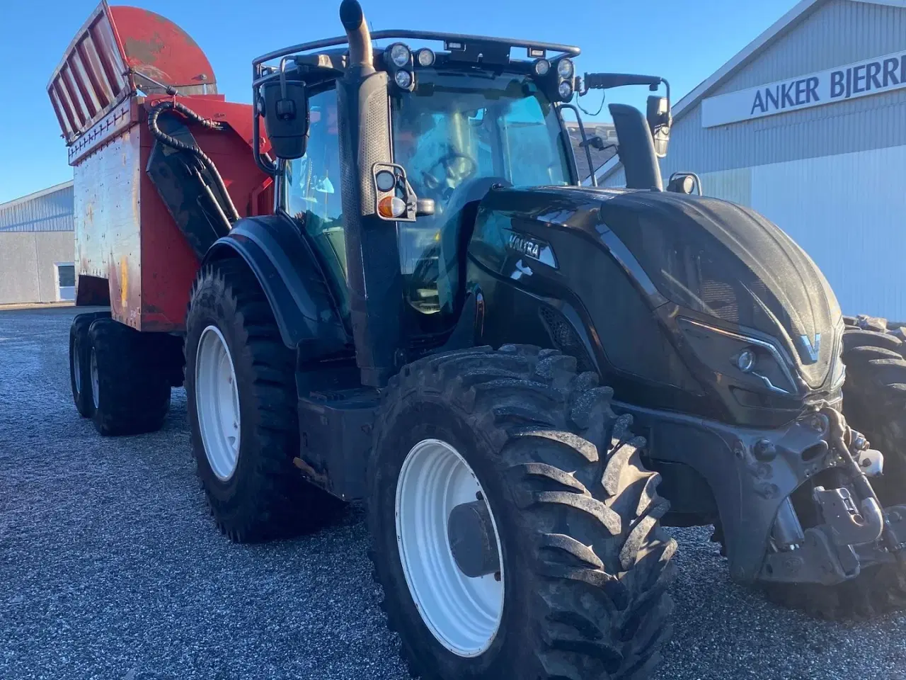 Billede 8 - Alsidig Højtip Alsig 25km3 vogn + Valtra T 214