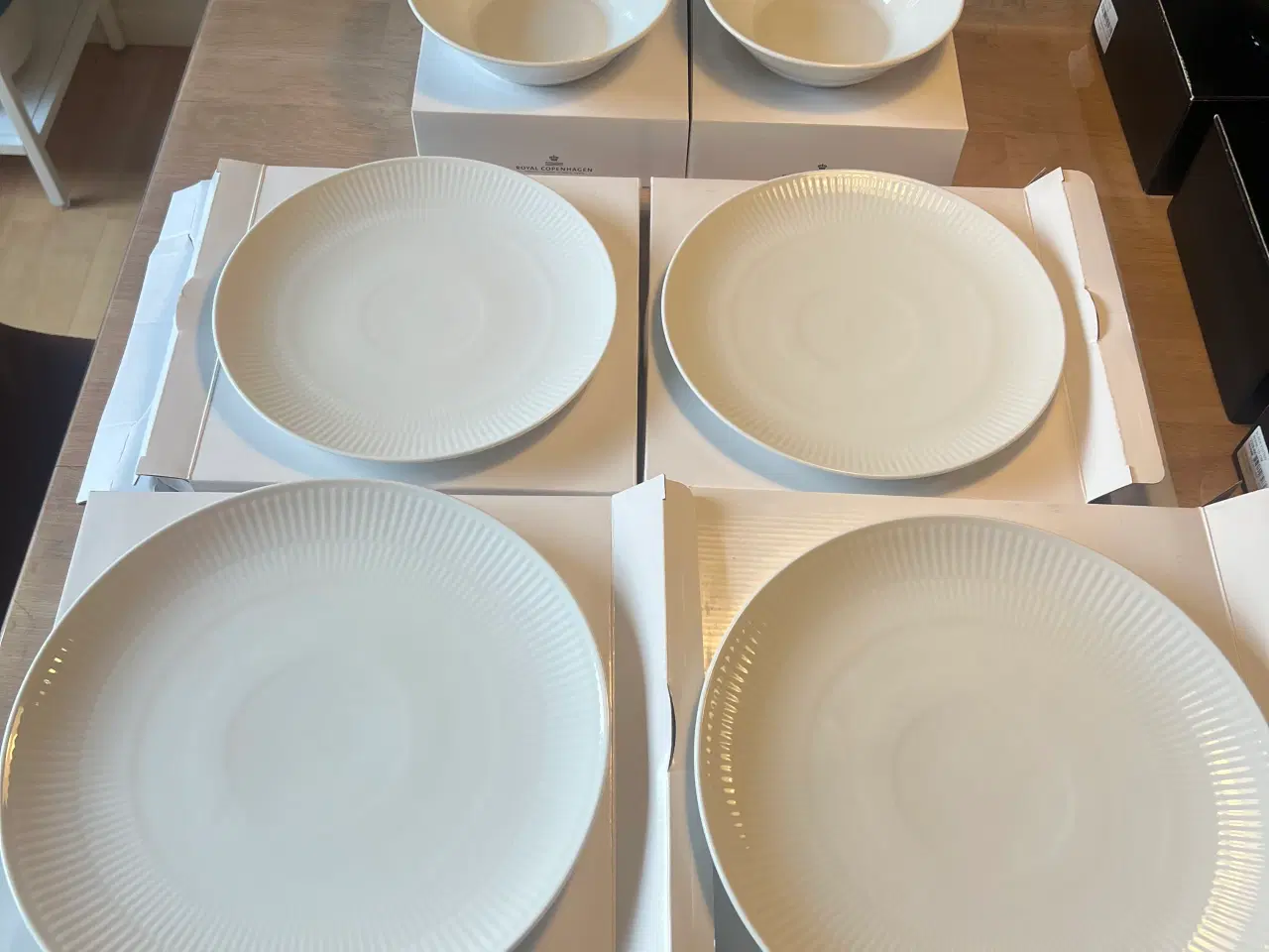 Billede 4 - Hvid riflet royal Copenhagen 