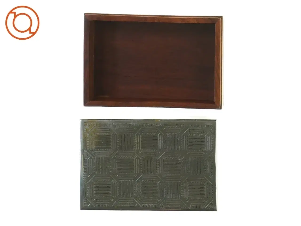 Billede 2 - Ældre trææske med ciseleret metal låg (str. 10 x 15 cm)