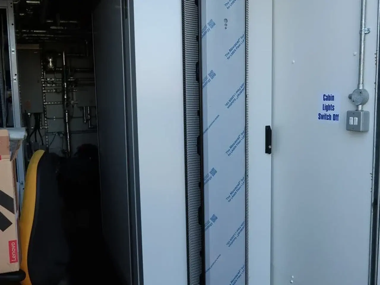 Billede 5 - 20 fods isolering container indrettet som testcenter af overskudsvarme (læs beskrivelse)