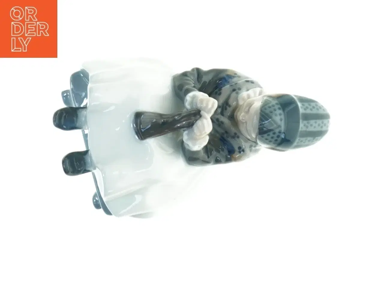 Billede 6 - Porcelænsfigur af strikkende Amager Pige fra Royal Copenhagen (str. 14 x 10 cm)