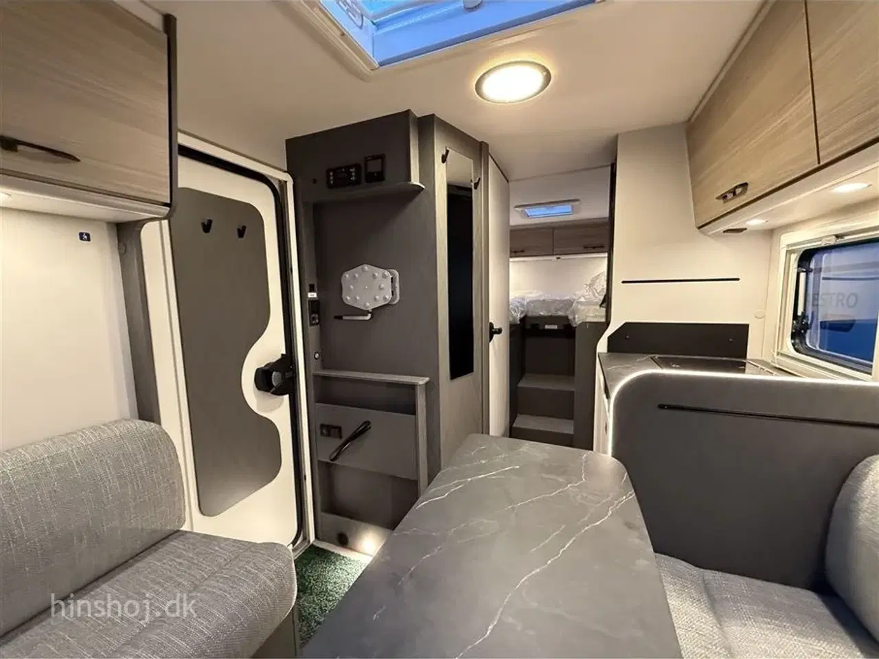 Billede 7 - 2026 - Etrusco V 6.8 SCF Scandic Edition Aut.   Lækker Autocamper med automatgear og face to face siddegruppe fra Hinshøj Caravan.