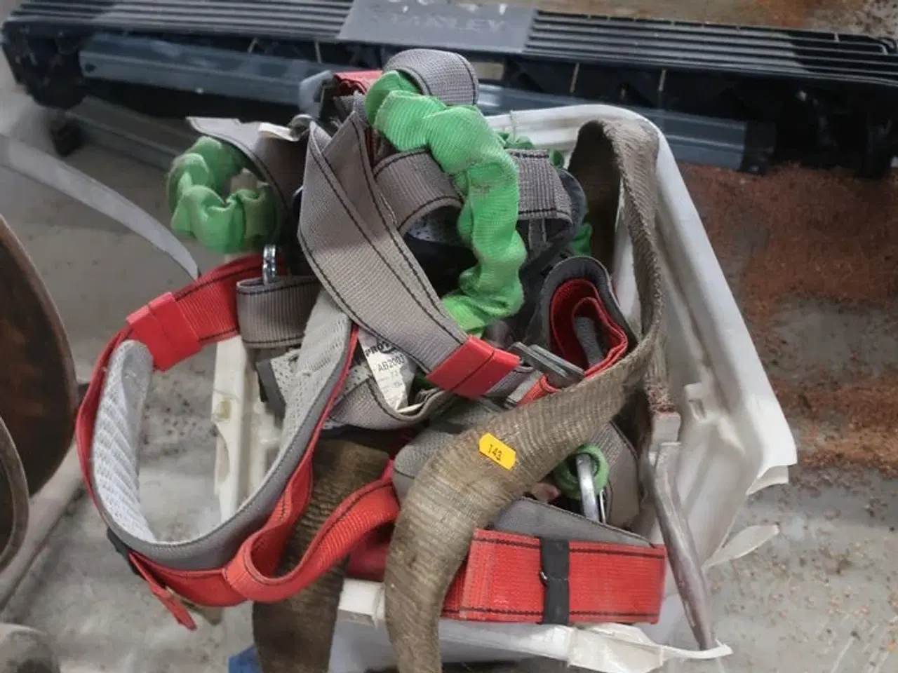 Billede 1 - Kasse med div. Faldsikringsudstyr