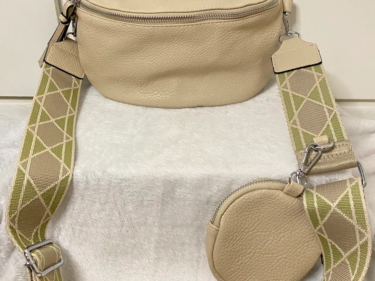 Billede 1 - Flot crossbody bæltetaske/fannypack