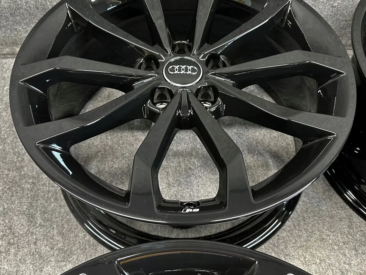 Billede 2 - AUDI A4 8W0 B9 B8 S-LINE 18 8.0J x 18" 5x112 ET 40